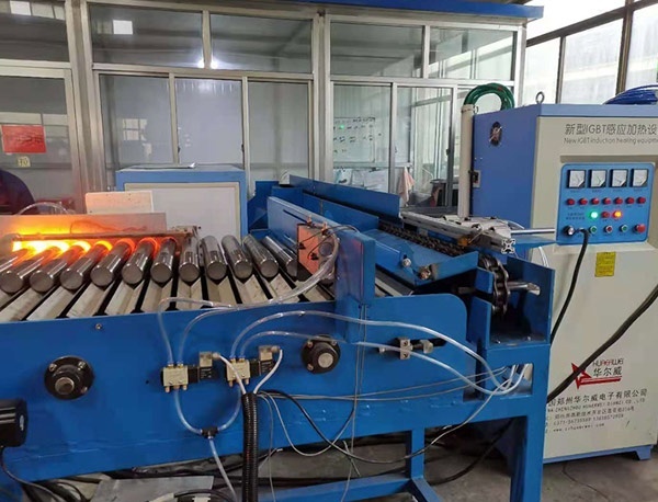 300KW中頻螺栓鍛造生產(chǎn)線 300KW中頻螺栓鍛造生產(chǎn)線